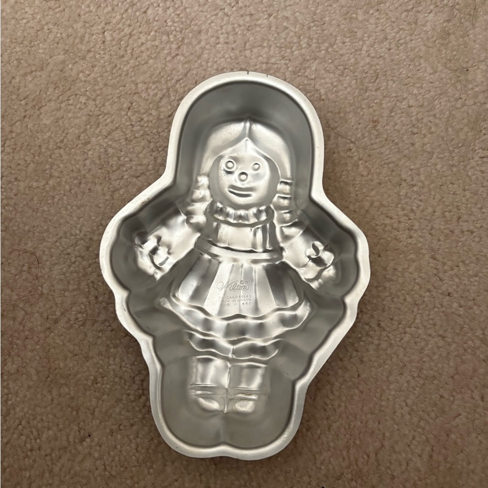 Silver Doll Cake Pan